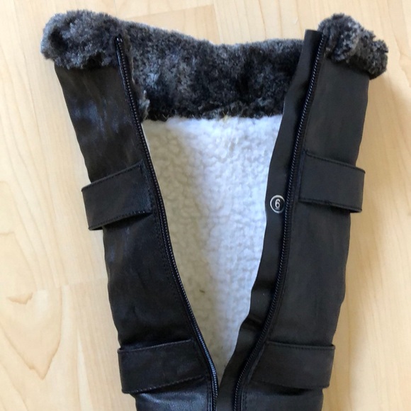 Boots - Picture 3 of 4